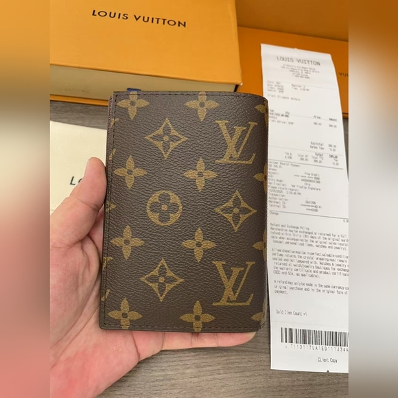 Louis Vuitton Monogram Passport Cover - Picture 4 of 15